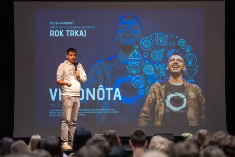 Govorec med predstavitvijo